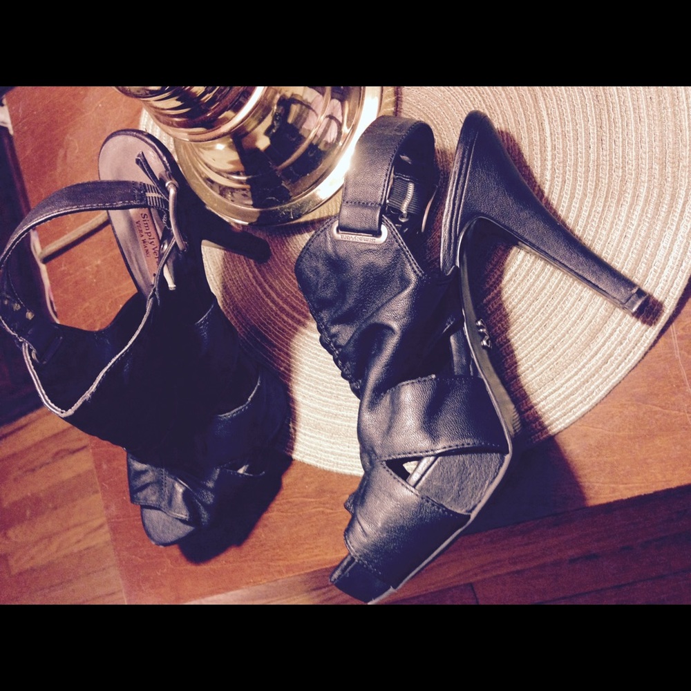 - Simply Vera Vera Wang Landy peep toe high heels